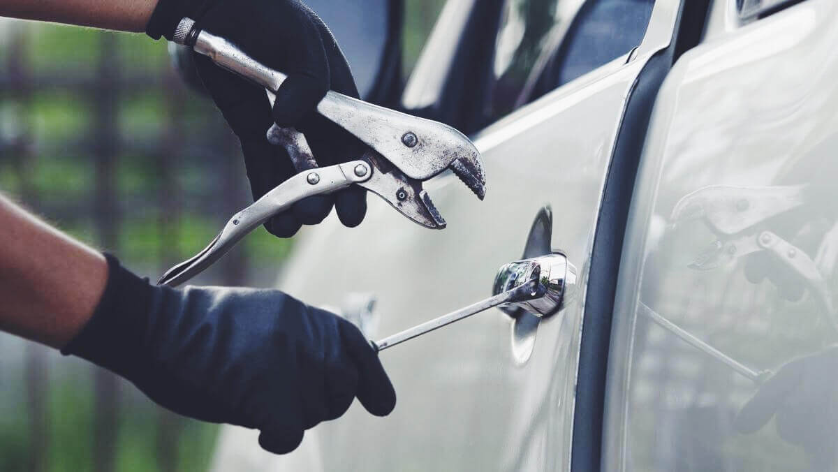 How car insurance can help you deal with car theft?